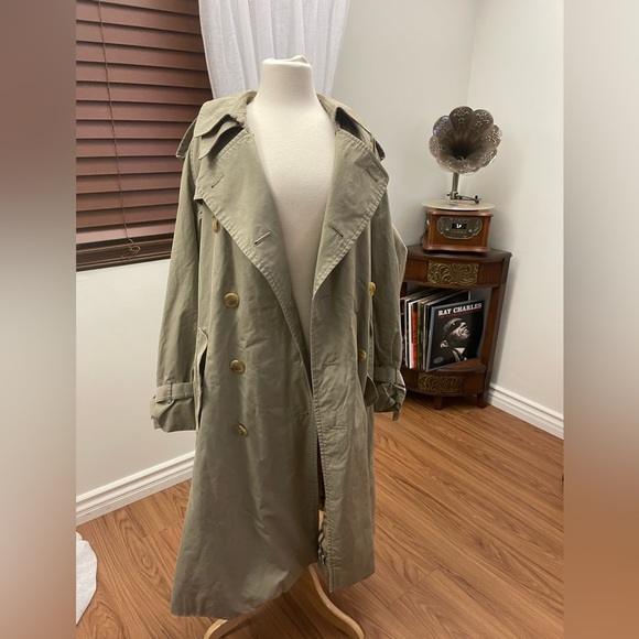 Vintage olive Burberry trench coat - Picture 2 of 13